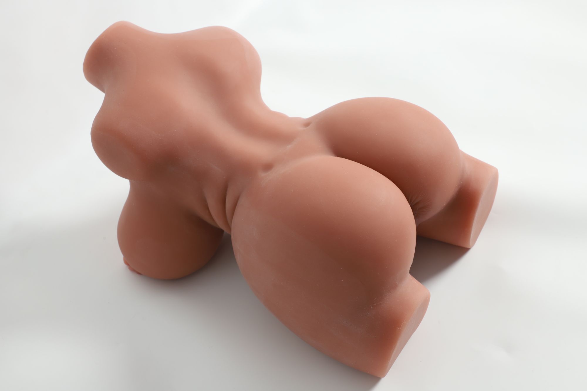Four channel sex doll torsos6 Realistic sex doll torso with detailed skin texture and curves.